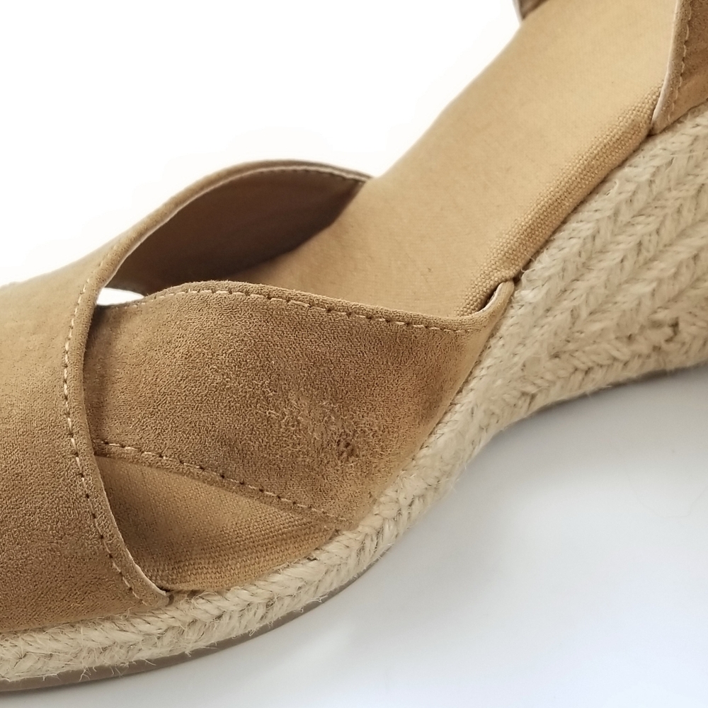 Hemp Wedge Heel Tan Suede Dress Barn Cate Size 9 - Picture 8 of 8
